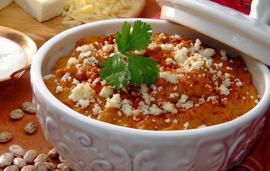 Frijoles con Crema y Queso