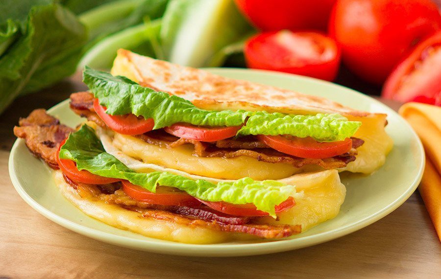 Quesadilla de Tocino, Lechuga y Tomate – BLT