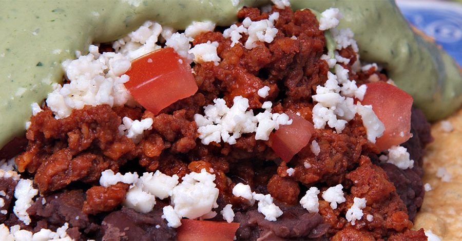 Tostadas con Chorizo