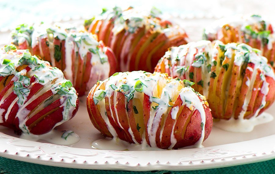 900X570 Baked Accordion Potatoes