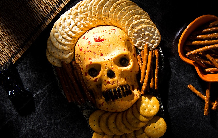 Halloween Cheese Skull 900x570