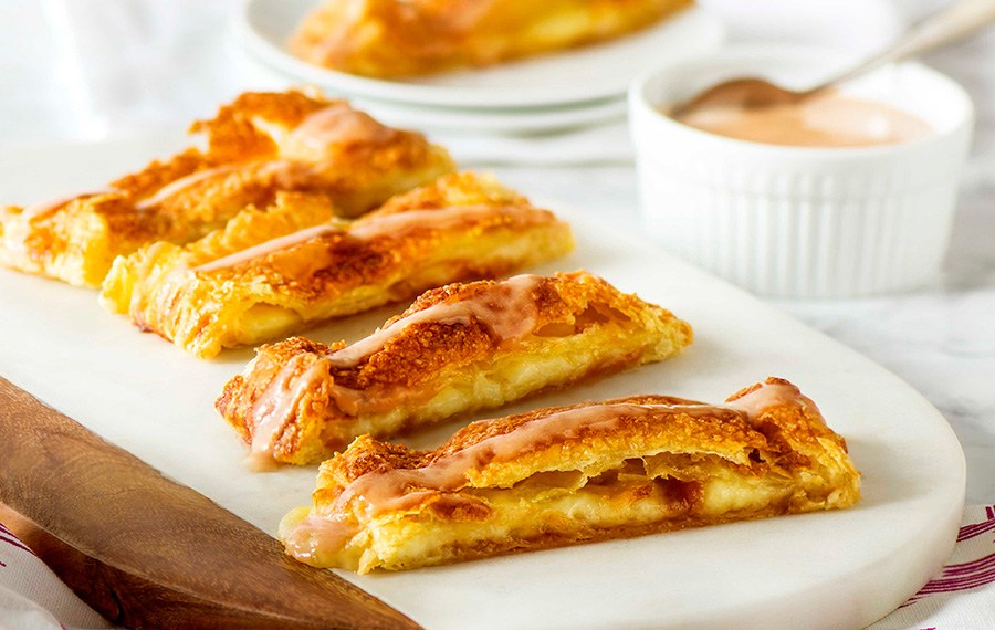 Hojaldre Relleno de Guayaba y Queso