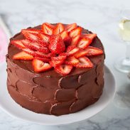 Chocolate Strawberry Cake 900x570 sRGB