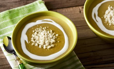 This easy recipe reimagines the traditional Creamy Colcannon Soup by adding a bit of Mexican crema, this truly is a wonderful taste!