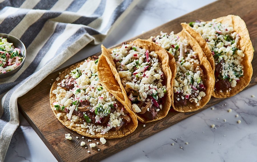 Tacos de Bistec Encebollado con Pico de Gallo