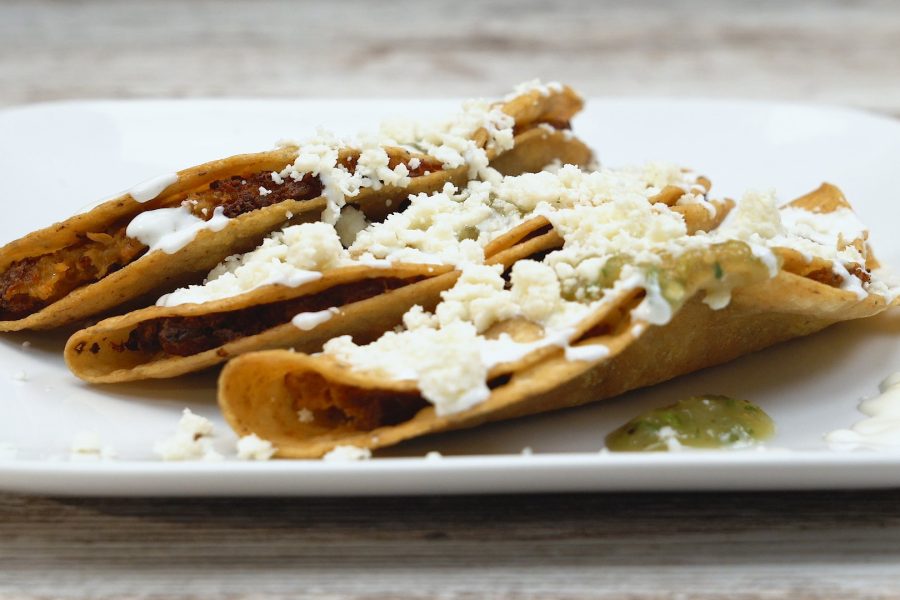 Tacos Dorados de Chorizo y Frijoles