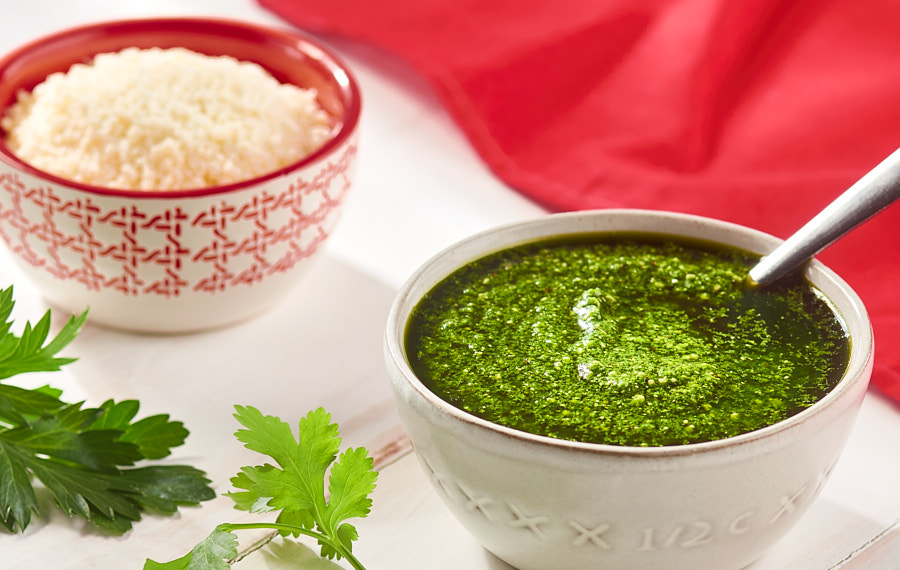 Salsa al Estilo Chimichurri con Queso Cotija